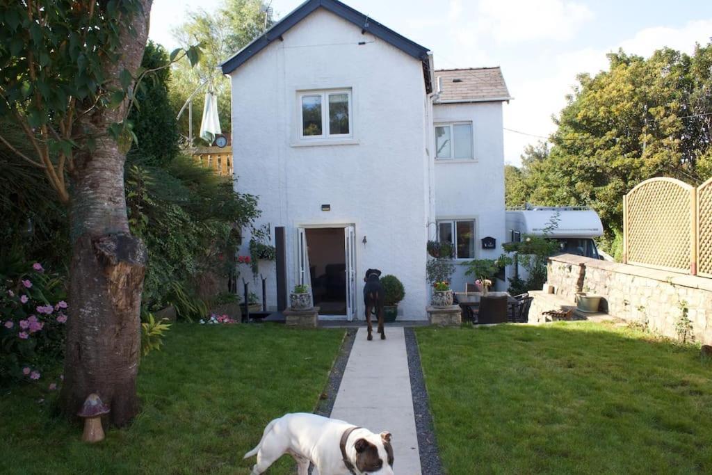 Cartref, 1860S Family Home. Bridgend  Exterior photo